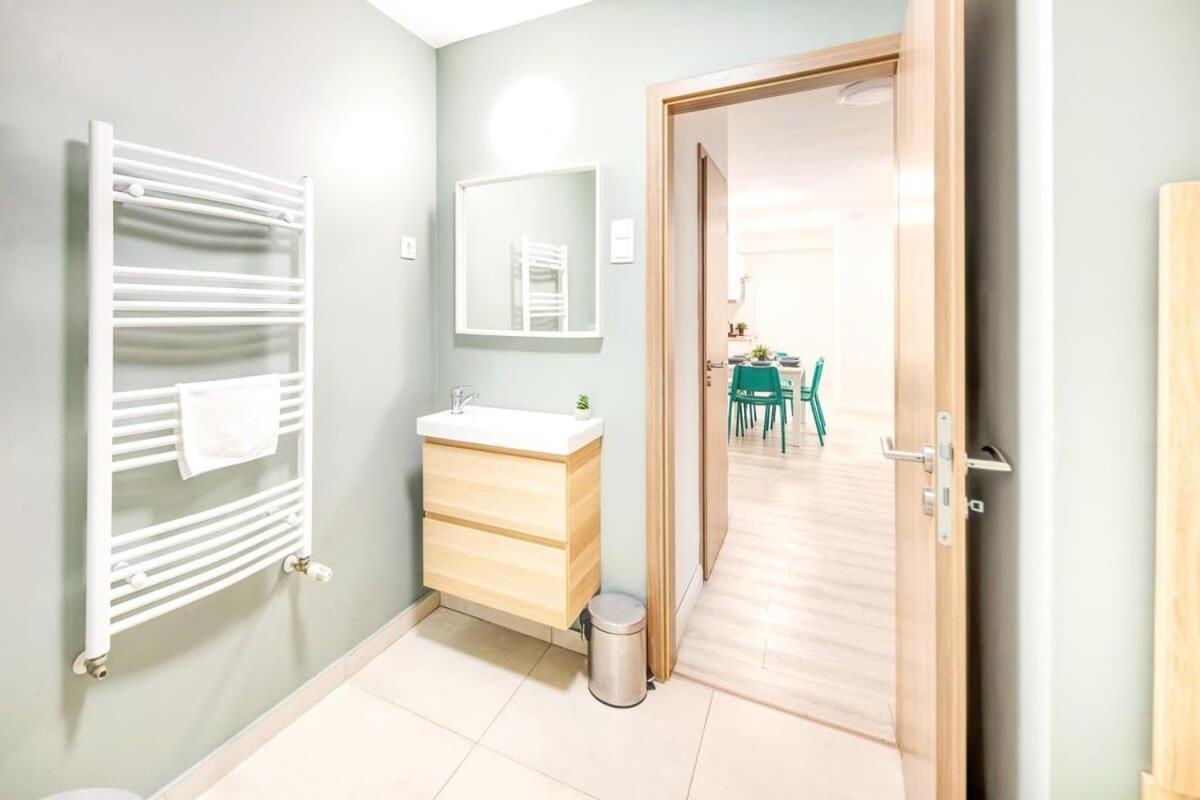 Very - Large And Quiet Apartmán